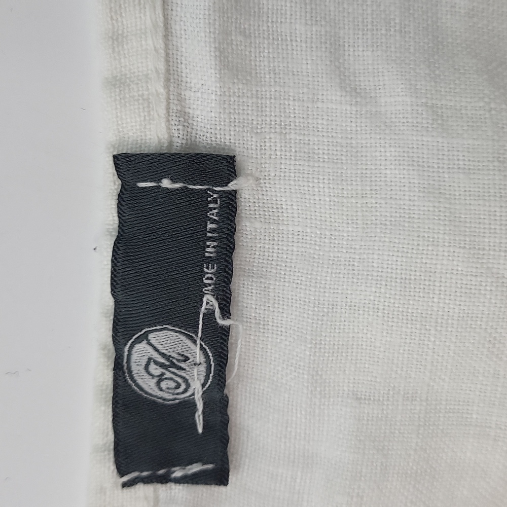 Breathable White V-Neck Linen Shirt, 3/4 Sleeves - Picture 3 of 5